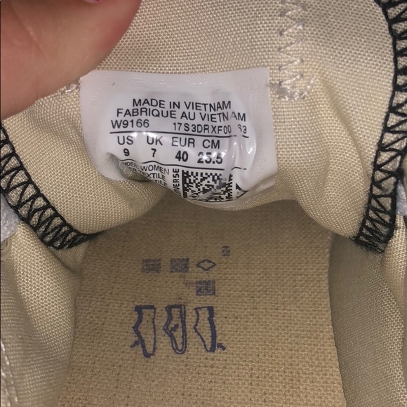 black converse - Picture 3 of 3